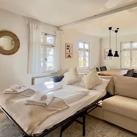 Апартаменты Ludwigshome 85qm - Kostenloser Parkplatz - Zentral - Balkon - Smarttv - Waschmaschine - Trockner Людвигсбург